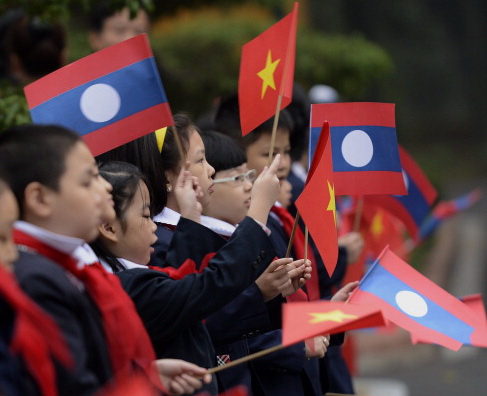 ฮานอย-เวียงจันทน์ขยายความร่วมมือด้านการศึกษาและฝึกอบรม